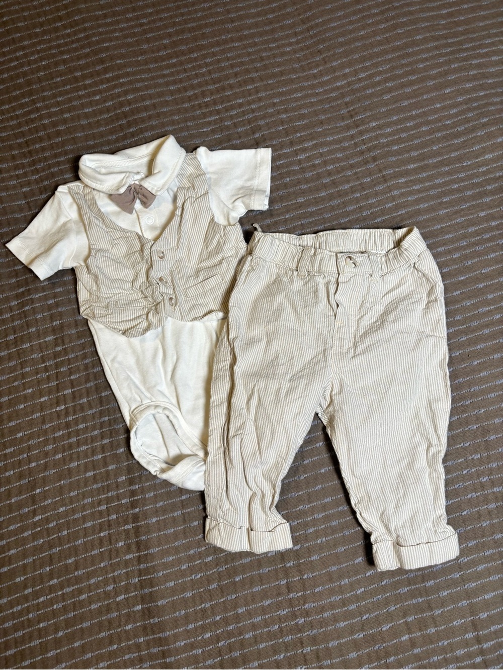 H&M Light Beige/White 2-Piece Dressy Set Attached Vest and Pinstripe Pants 6 Mo